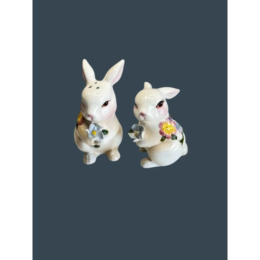 Vintage Easter Bunny Rabbit Salt Pepper Shakers Hand Painted Floral 2 1/2" - Picture 3 of 7